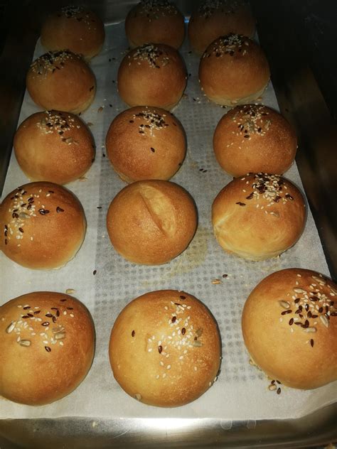 Mini Hamburger Buns Ive Made With White Flour And Pig Fat Rbreadit
