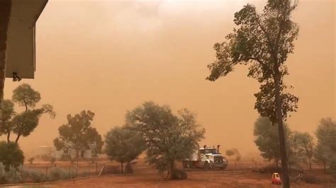 Massive Dust Storm Engulfs Capital City Of Niger