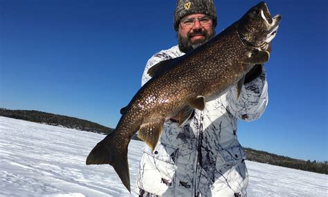 Northern Ontario Ice Fishing Maynard Lake Lodge