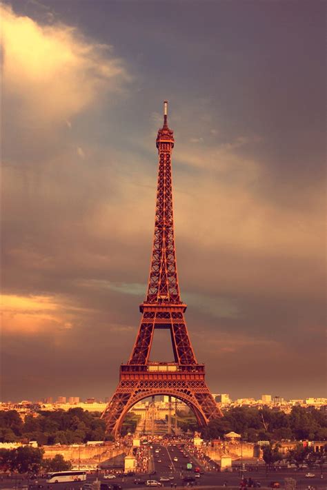 Eiffel Tower 640x960 Wallpaper