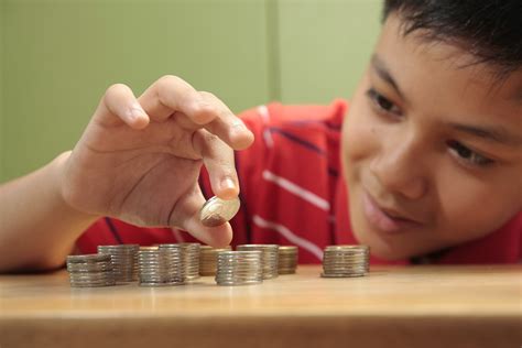 How to get Children or Grandchildren Interested in Collecting Coins
