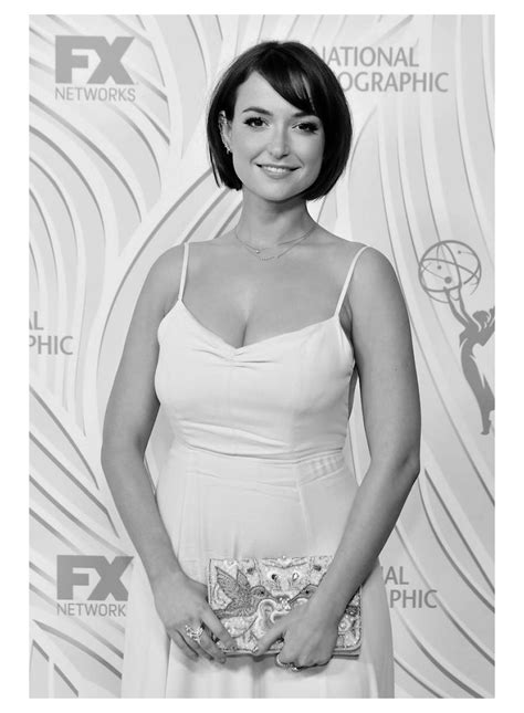 Milana Vayntrub Most Attractive Female Celebrities Brunette Actresses Beautiful Celebrities