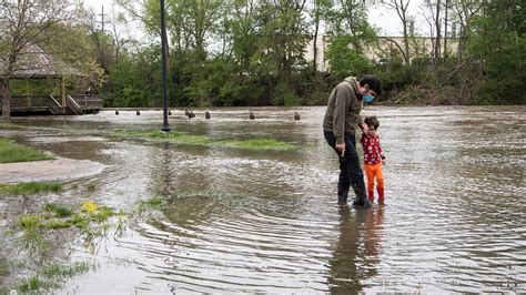 River Flooding Causes Evacuations In Mich As Heavy Rain Sets Records