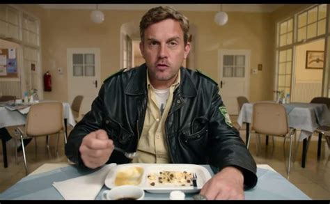 Erotikdarsteller alex gaul sieht in seiner ähnlichkeit zu dem heimatfilmstar zacharias zucker eine gelegenheit. Kaiserschmarrndrama (2020) | Film, Trailer, Kritik
