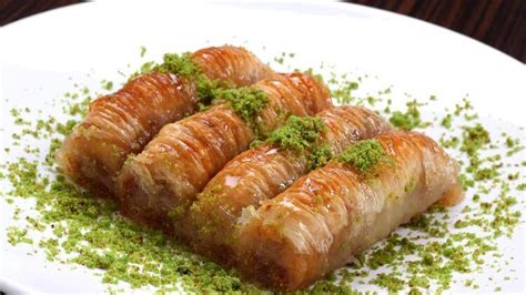 Burma baklava nasıl yapılır Evde burma baklava yapımı için kolay tarifi