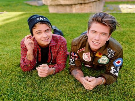 A gennaio 2016 fede ha perso il suo adorato papà mirko e ha confidato che l'affetto dei fan lo ha. Benji e Fede: età, fidanzata e altre curiosità sui due ...
