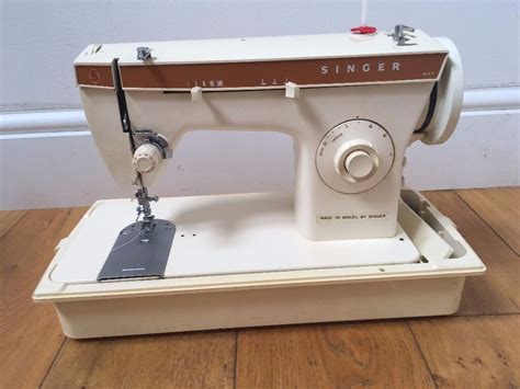 Vintage Singer Zig Zag Sewing Machine With Case Manual In