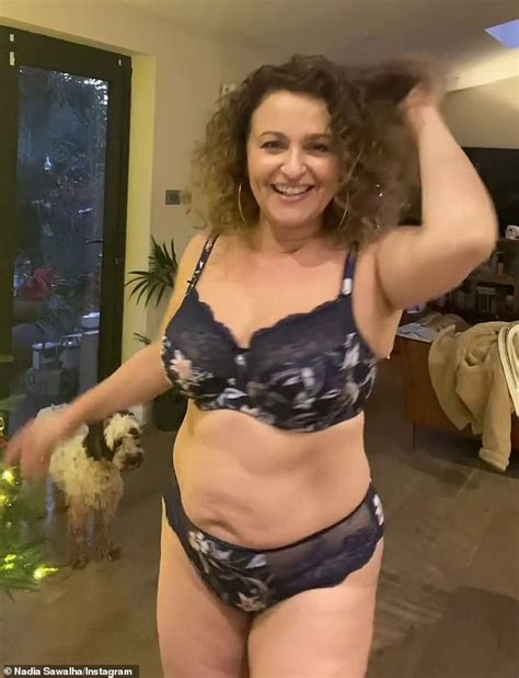 Nadia Sawalha 57 Flaunts Her Curves In A Sexy Lingerie Set Daily
