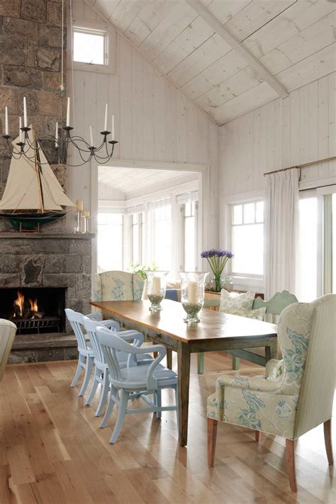 18 Rules For Decorating With Blue And White Cottage Dining Rooms