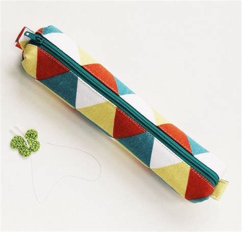 Colorful Triangle Print Pencil Case For Spring Knitting Needle Case