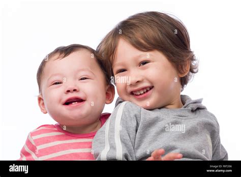 3 Hermanos Y Hermana Fotografías E Imágenes De Alta Resolución Alamy