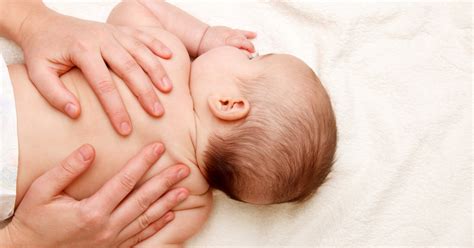 Massagem Para Bebés Um Momento Especial Repleto De Benefícios Pumpkinpt