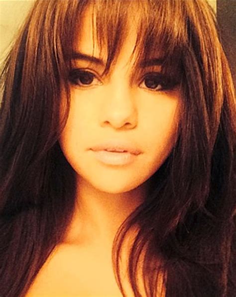 Selena Gomez Debuts Bangs See Pictures Of Her New Hairstyle Us Weekly