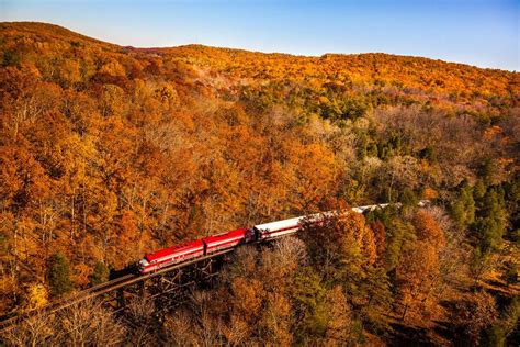 Take This Fall Foliage Train Ride Through Kentucky For A One Of A Kind