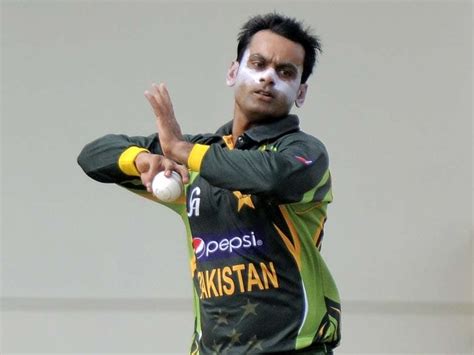 Icc Clears Pakistans Mohammad Hafeez To Bowl With Remodelled Action