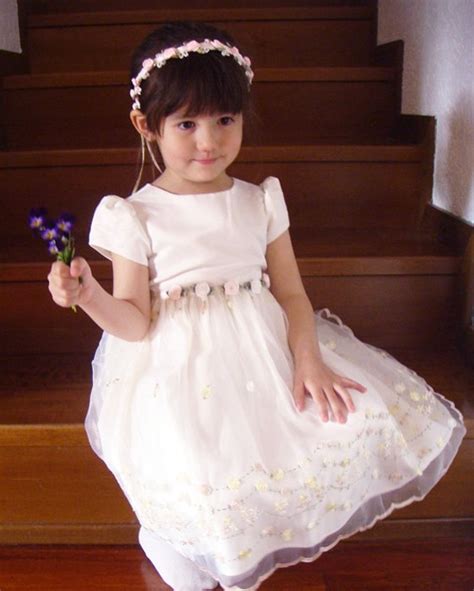 Assistere a un matrimonio è un'occasione per sfoggiare uno splendido abito da cerimonia. Vestito Cerimonia Bambina 5 Anni