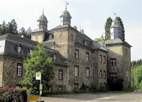 Das ausflugsziel schloss gimborn wird von 459 wanderern empfohlen. Schlossanlage in Gimborn | Objektansicht
