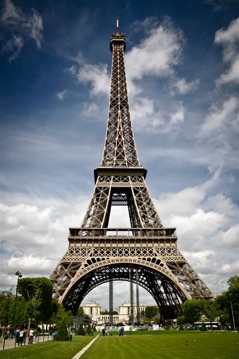 Filela Tour Eiffel2013 Wikimedia Commons