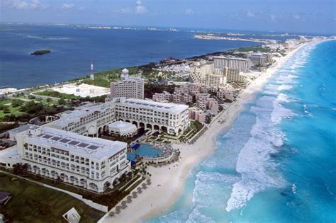 Couples Holidays In Cancun On The Yucatan Peninsula Mexico Mirror Online