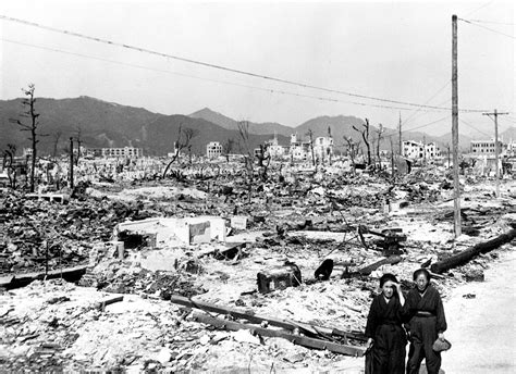 August 1945 A Bomb Dropped On Nagasaki And Hiroshima Obama In