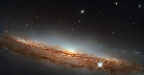 Astro News Uma Galáxia Espiral De Perfil