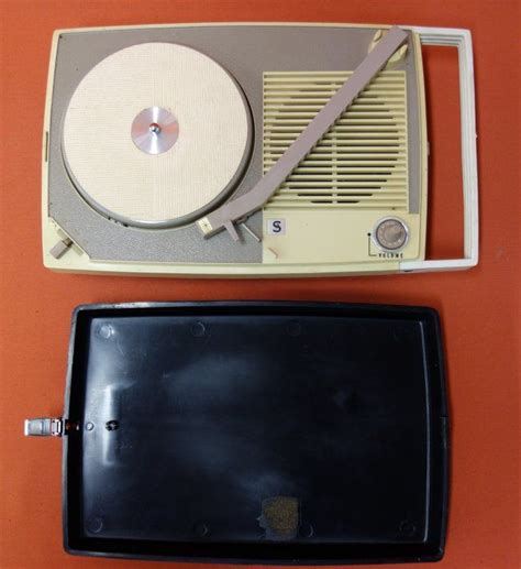 Singer Battery Operated Portable Record Player Very Aug 01 2015