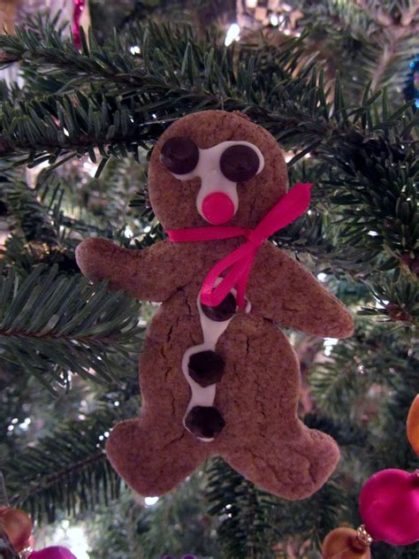 Moments Of Delightanne Reeves Gingerbread Men On My Christmas Tree