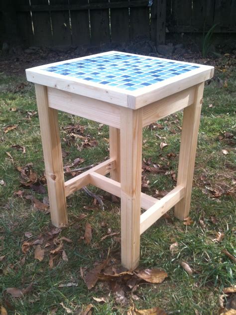 It can be cut quickly and easily with an ordinary circular saw or table saw. Ana White | Adirondack Table with modified top - DIY Projects