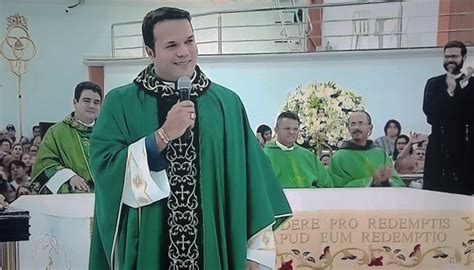 Volte em breve para ver conteúdo de qualidade sobre tecnologia, desenvolvimento web e marketing digital. Padre Alessandro Campos celebra 12 anos de sacerdócio em ...