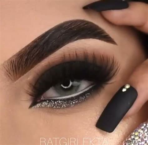 Smoky Eyes Glam Makeup [video] Maquillaje Ojos Almendrados Maquillaje De Ojos Oscuro