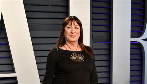 Anjelica Huston 6 Crazy Quotes From Drug Use To Beef With Oprah