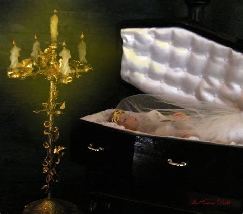 Halloween Coffin Candelabra Fashion Royalty Victoire Roux Gothic