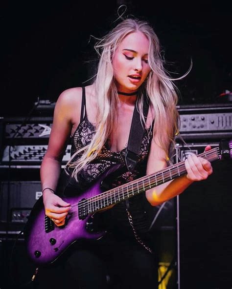 Heavy Metal Radio Heavy Metal Girl Female Guitarist Female Musicians