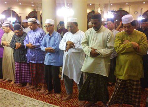Sholat tahajjud untuk berdo'a kepada allah swt. PUSAT RAWATAN AL-QAYYUM - Bandar Sri Damansara, KL ...