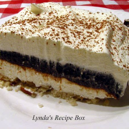 Layered pudding dessert cream cheese. Seven Layer Pudding Dessert - Dessert 7 Layer Dip Sweetens ...