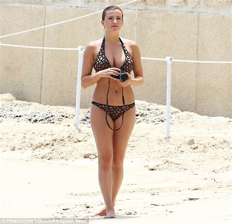 Sam Cooke Shows Off Her Stunning Bikini Body As She Hits The Beach In Barbados Daily Mail Online