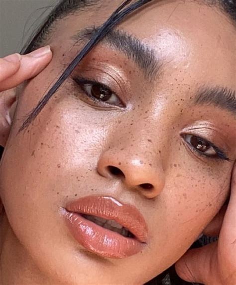 Faux Freckles Perfect Summer Accessorie In Freckles Makeup Cute Makeup Looks Makeup