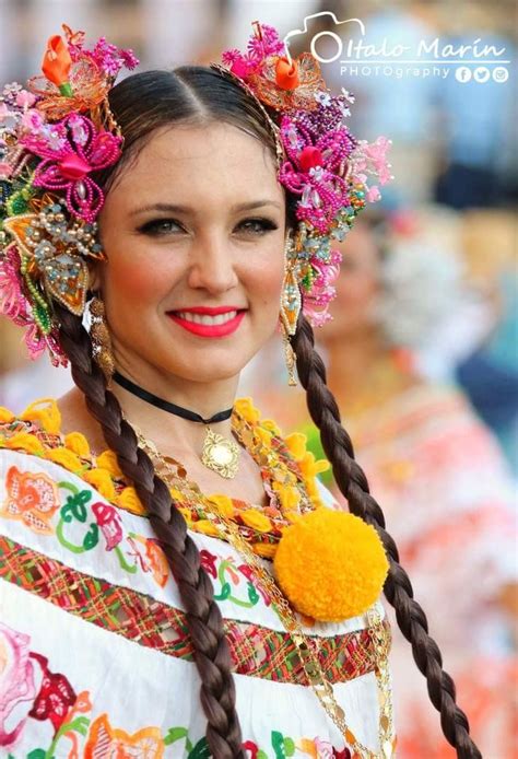 Polleras Panamá Folkloric Dress National Dress Costumes Around The