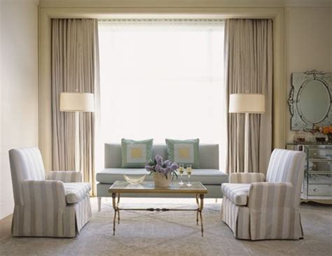Prints and textures compose the extra dimension needed to bring a refreshing, cozy feeling to a white living room. Luxurious Modern Living Room Curtain Design - Interior design