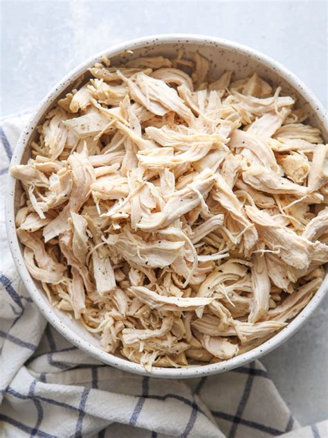 In a large bowl, stir together salt, pepper, and garlic powder. Easy Shredded Cooked Chicken (Slow Cooker, Instant Pot and ...