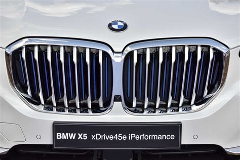 The vehicle's current condition may mean that a feature described below is no longer available on the vehicle. The new BMW X5 xDrive45e iPerformance (09/2018).