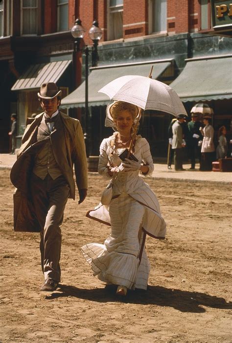 Michelle Pfeiffer And Daniel Day Lewis In The Age Of Innocence 1993