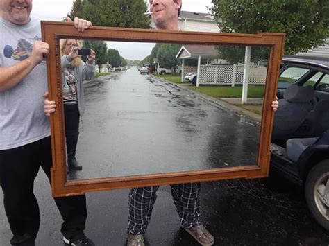 60 Photos Of People Trying To Sell Mirrors That Are So Good Theyll
