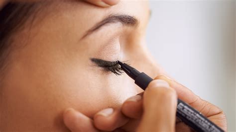 Best Liquid Eyeliners And Waterproof Eyeliner Pens 2022 Glamour Uk