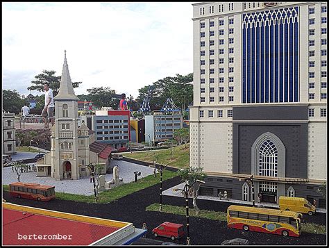 Johor bahru (pengucapan bahasa malaysia: BERTEROMBER: Johor Bahru di Legoland