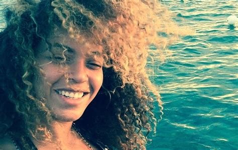 Beyoncé Shares Intimate And Makeup Free Photos While On Vacation With Jay Z Celeb Romance