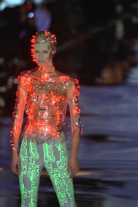 A History Of Electronic Dresses Fashion Futuristic Fashion Space Age Fashion