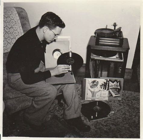35 Cool Photos Of People Posing With Their Record Players In The 1950s