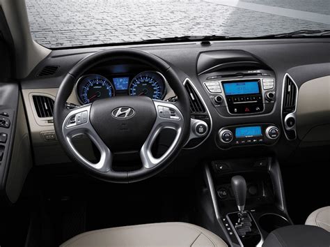 New standard features include bluetooth, tilt/telescopic steering column and reclining rear seats. Hyundai Tucson Price in Qatar - New Hyundai Tucson Photos ...