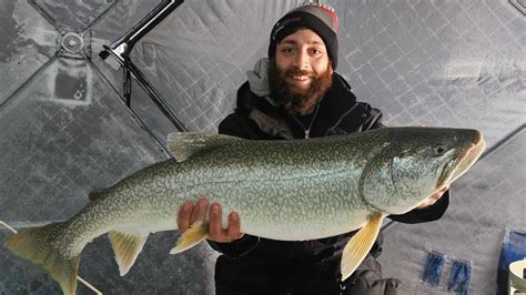 Ice Fishing Giant Lake Trout In 40 Clearwater Lake Youtube